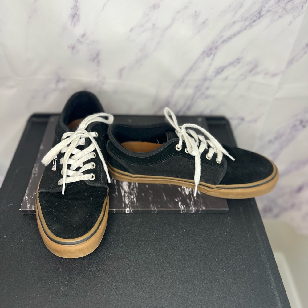 VANS men’s ultra crush sneakers sz 9